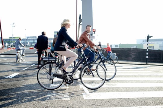 Fahrradfahrer im Stadtverkehr