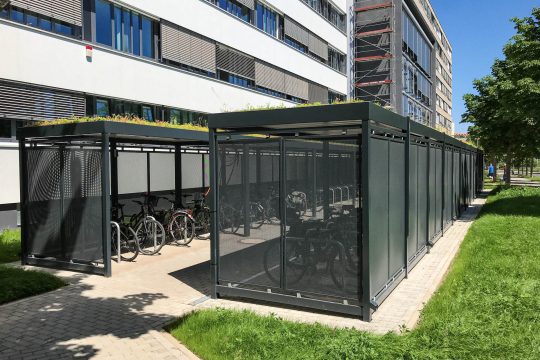 Repräsentative Fahrradüberdachung Köln mit Anlehnbügeln